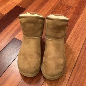 Australia Luxe Boot genuine sheepskin; size 9, fits like 9.5